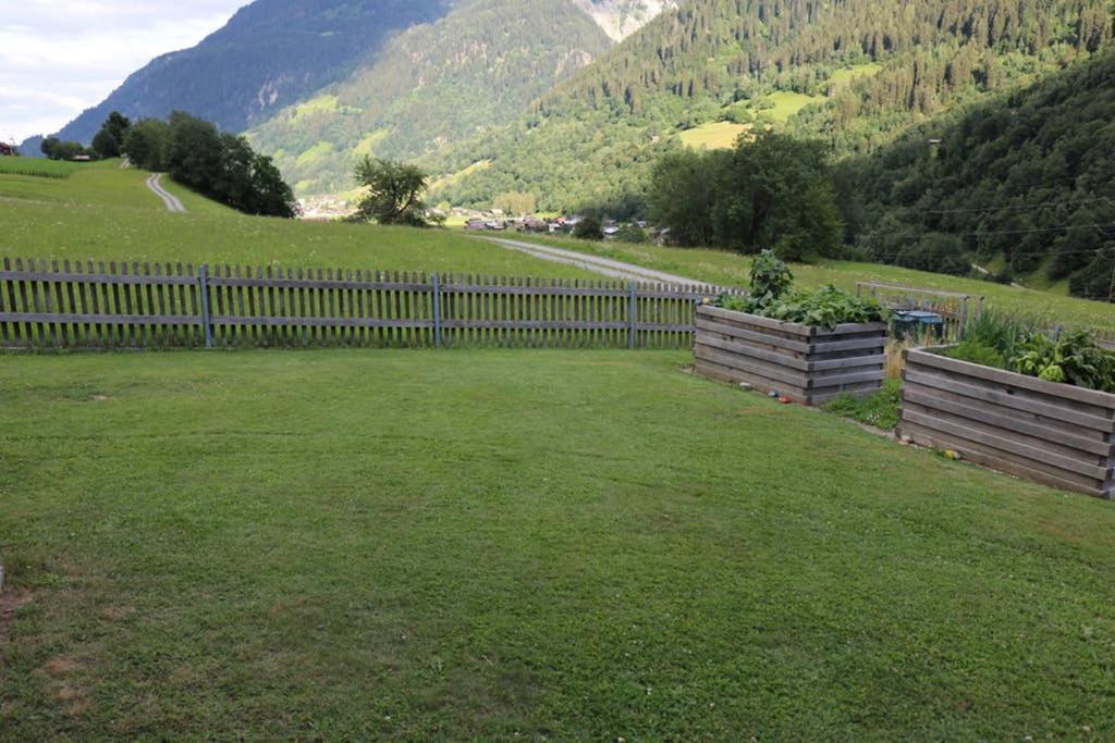 Ferienwohnung Fuer 5 Personen In Cumpadials, Inmitten Der Surselva Sumvitg エクステリア 写真